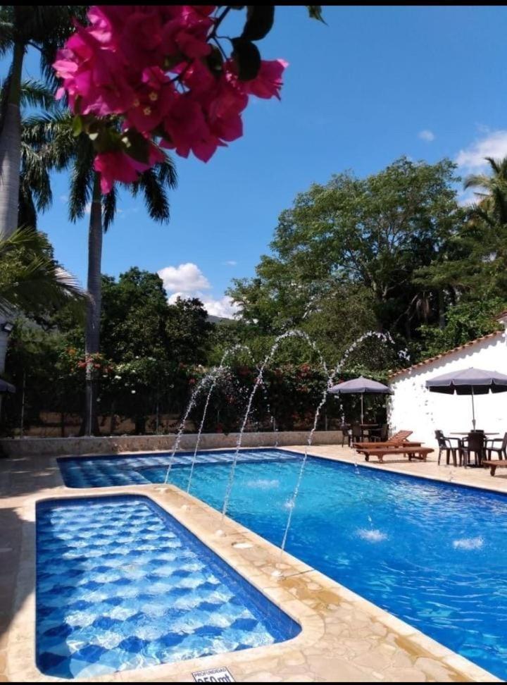 Hotel Y Restaurante Bienmesabe Santa Fe de Antioquia Eksteriør bilde