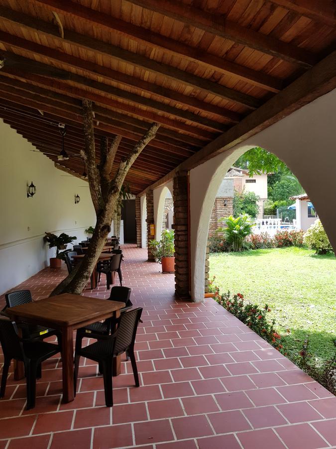 Hotel Y Restaurante Bienmesabe Santa Fe de Antioquia Eksteriør bilde