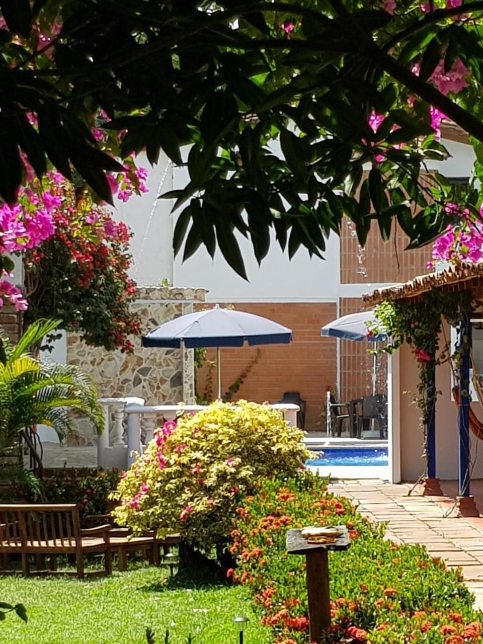 Hotel Y Restaurante Bienmesabe Santa Fe de Antioquia Eksteriør bilde
