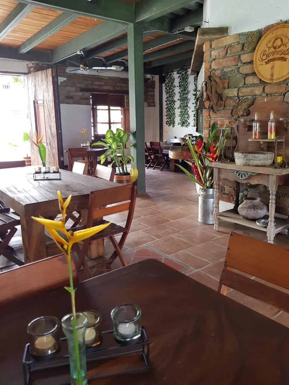 Hotel Y Restaurante Bienmesabe Santa Fe de Antioquia Eksteriør bilde